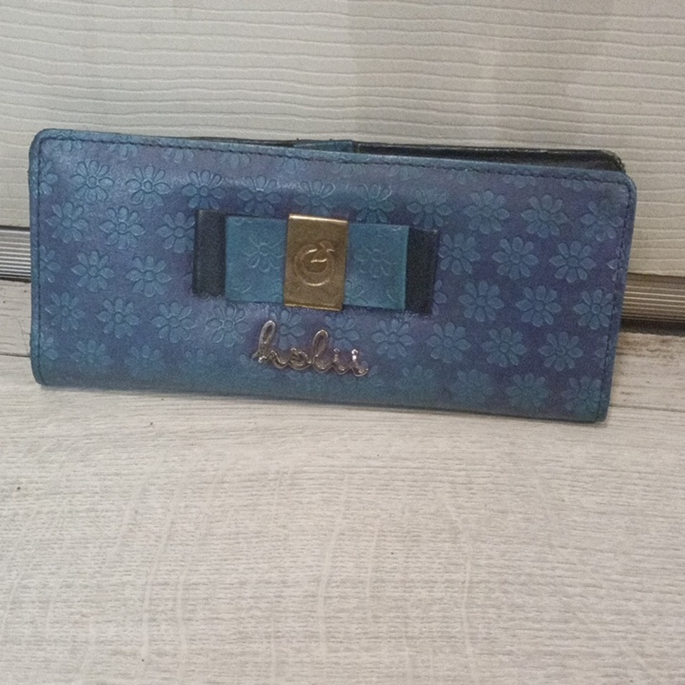 Holii handcrafted leather trifold wallet